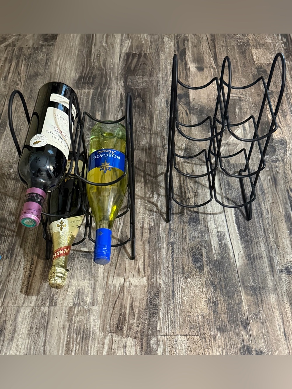 Black Metal Wine Rack for Home Dining - 12 Bottle
